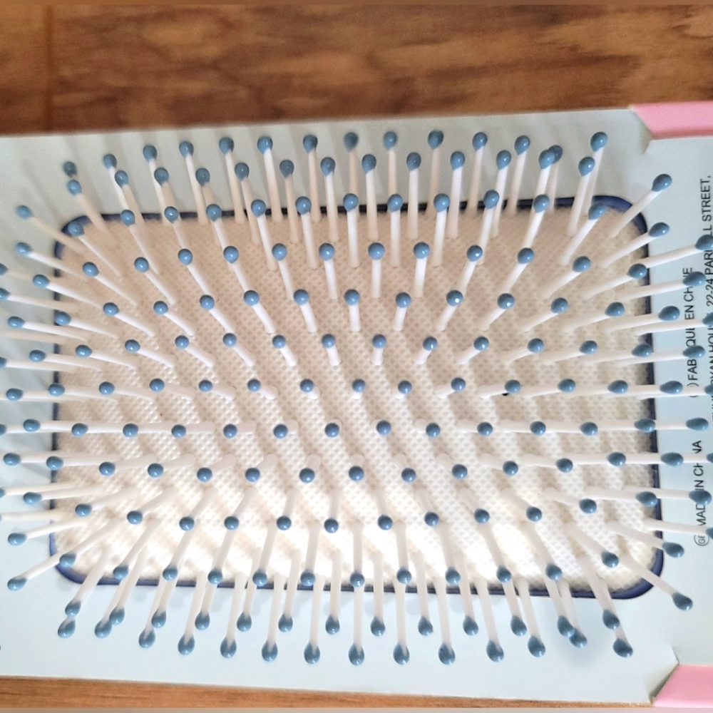 Lilo and Stitch Hair Brush - Picture 4 of 4